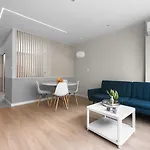 아파트 New Yorker, Nilie Hospitality Mgmt