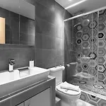 아파트 New Yorker, Nilie Hospitality Mgmt