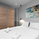 New Yorker, Nilie Hospitality Mgmt 아파트 *
