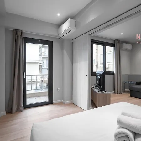 New Yorker, Nilie Hospitality Mgmt * סלוניקי